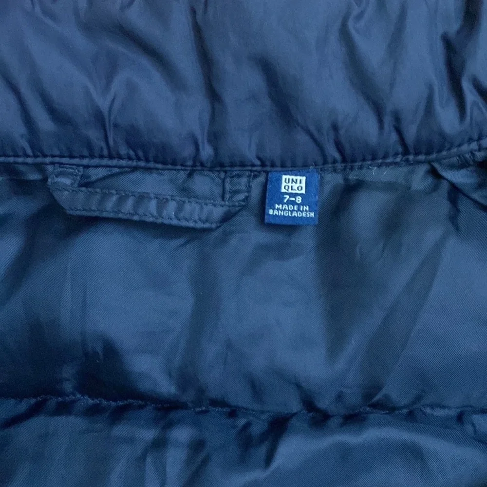❤️3 for $15!❤️ Uniqlo padded vest. Light and warm. Blue, size 7-8. - Picture 3 of 8